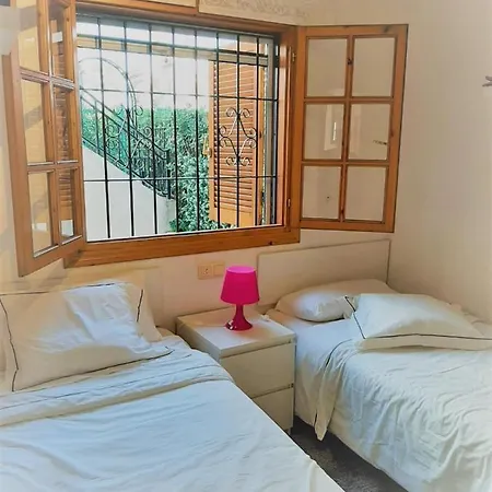 Дом отдыха Casa Chloe, Alquiler Vacacional, Urbanizacion Privada Торевьиа